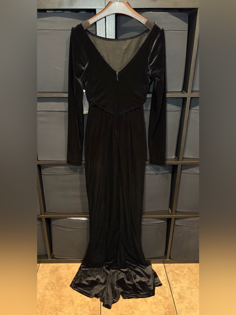 Pinup Couture Laura Byrnes PUG Beatrix Gown In Black Velvet Size S NWT - Picture 5 of 9